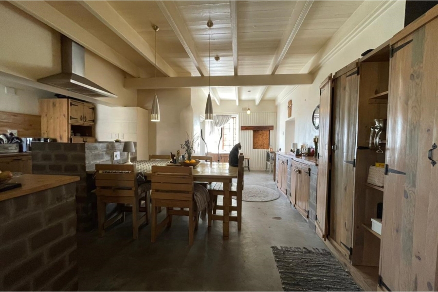 5 Bedroom Property for Sale in Stompneus Bay Western Cape